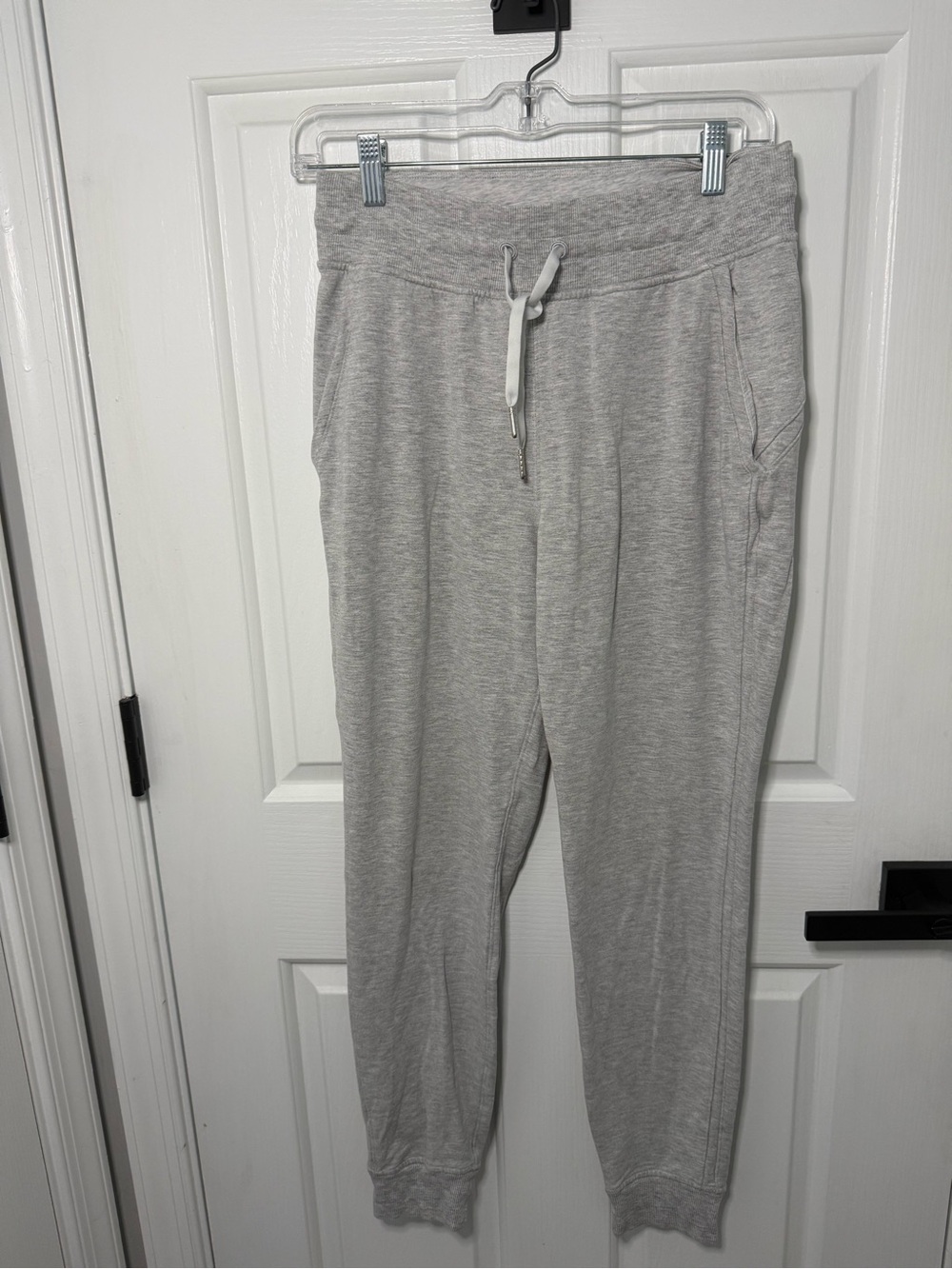 lululemon athletica Light Gray Women's Scuba Joggers size 6